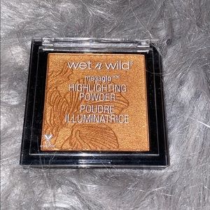 Wet and wild highlighting powder.